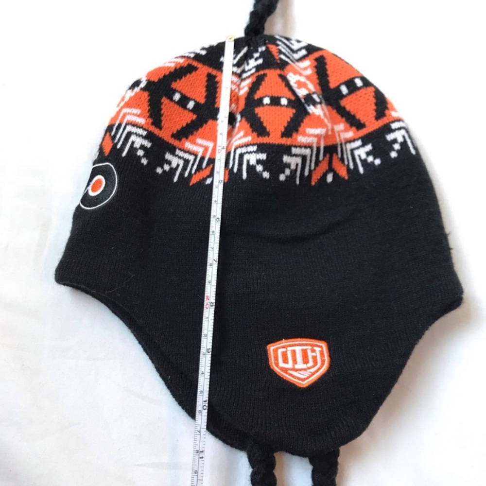 Flyers winter hat - Picture 8 of 8